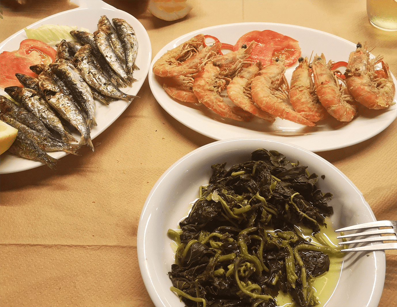 amvrakikos_garides_sardelles-wild vegetables
